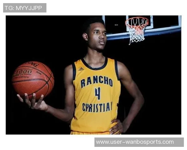 费尔顿:莫布里应学习加内特的心态每晚都要展现出强硬的竞争精神